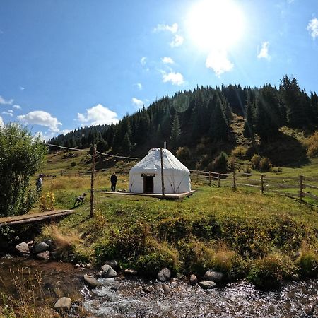 Mine Hostel Dzhergalan Jyrgalan Eksteriør bilde